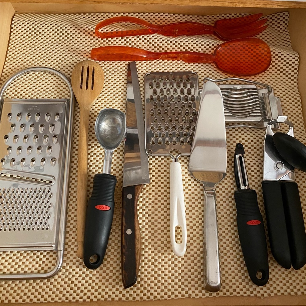Bundle of kitchen utensils - as seen in photo (except knife)